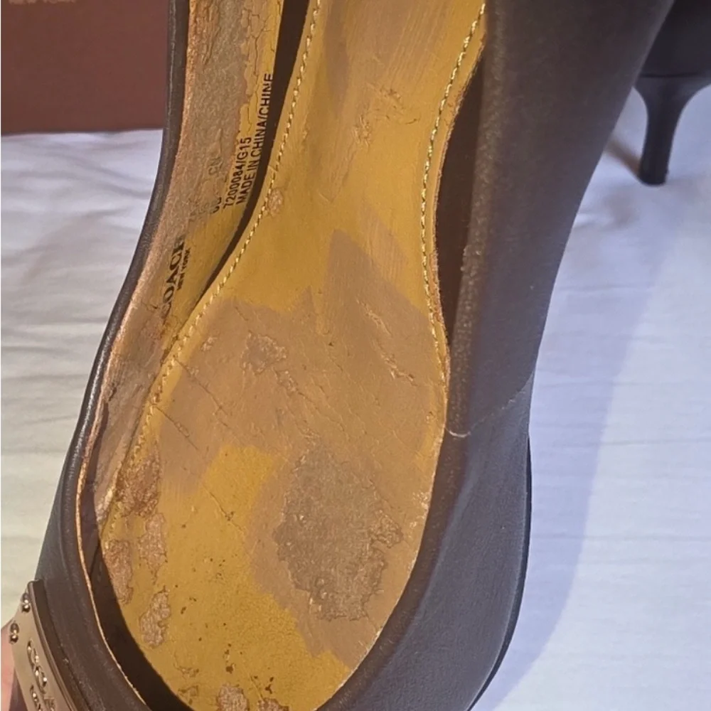 Vintage Coach Dark Brown Leather Heels - Picture 3 of 9